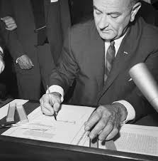 Johnson from 1963 to 1969. Lyndon Johnsons Grosse Gesellschaft Brachte Tiefgreifenden Sozialen Wandel