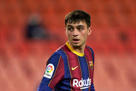 His eye color is dark brown and his hair color is black. Barcelona Confirm Pedri Is Off On Holiday Barca Blaugranes