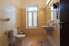 Hotel central este situat in centrul statiunii, fiind alegerea perfecta pentru un sejur de relaxare si oferte, preturi si locuri disponibile la hotel central, calimanesti caciulata. Hotel Central CÄƒlimÄƒnesti PreÈ›uri Actualizate 2021