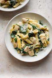 This Easy Chicken Spinach Garlic Pasta Is Sure To Become A New Family Favorite It S Quick And Chicken Spinach Pasta Creamy Chicken Spinach Pasta Spinach Pasta