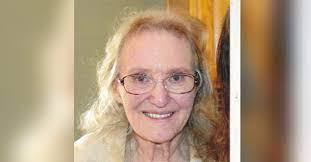 Diane Lamoreaux's Instagram, Twitter & Facebook