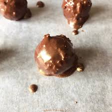 Mes Rochers Dores Au Praline Chocolat Lait Paillete Feuilletine Recette Petit Sable Praline Recette Biscuit Sable