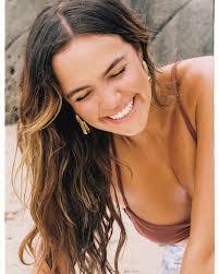 Carly Sharp's Instagram, Twitter & Facebook