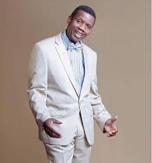 This biography of enoch adeboye provides detailed information about his childhood, life, achievements, works & timeline. Enoch Adeboye Christian Living Books Inc