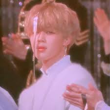 Jung hoseok, tumblr kpop, j hope twitter, j hope tumblr, v chibi. Pin On B T S