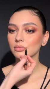 Isha Flores (isharonluu29)