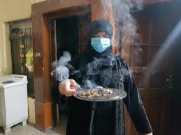 عراقيون يستخدمون الحرمل والبخور لمواجهة فايروس كورونا – المنصة