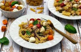 Salade De Pates Au Poulet Et Mozzarella Amandine Cooking En 2020 Salade Pates Poulet Salade De Pates Pates Au Poulet