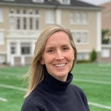 Elizabeth Ecker's Instagram, Twitter & Facebook