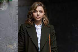 Greta is a 2018 psychological thriller film directed by neil jordan and written by ray wright and jordan. Greta Review Film Daze