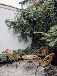 La Maison De Gilles Boissier A Biarritz C Realisation Thibaut Mathieu Photos Jerome Galland Salon D Exterieur Idees De Patio Decoration Exterieur