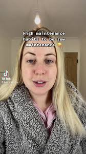 My fav high maintenance habits to be low maintenance 💁🏼‍♀️  #highmaintenance #lowmaintenance #lashextensions #diylashextensions  #glowyskin #facetan #kissfalscara #christmas