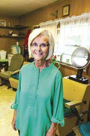 Accédez gratuitement aux données financières de plus de 10 millions d'entreprises françaises. Cabot Hairdresser Closing Up Shop After 45 Years