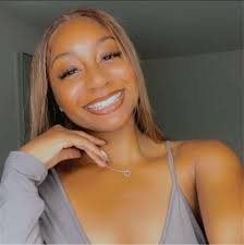 Skate sistas celebrate member's birthday