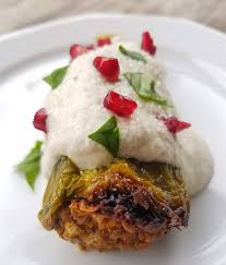Chiles En Nogada Piments Farcis Sauce Aux Noix Mexique Piments Farcis Piment Alimentation
