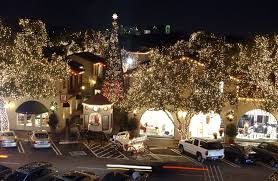 Feds Sue Dallas Based Christmas Light Company Claiming It Isn T Paying Workers Minimum Wage Or Overtime Holiday Lights Display Outdoor Christmas Light Displays Christmas Light Tour