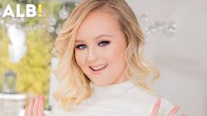 Natalia Queen's Instagram, Twitter & Facebook