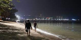 Yang pasti kehidupan malam di jakarta dan bali masih belum separah di patttaya. Menikmati Pattaya Di Malam Hari Halaman All Kompas Com