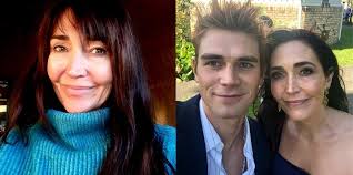 Kj apa and clara berry are expecting their first child credit: New Zealand Actor K J Apa Family Girlfriend Siblings Parents Bhw