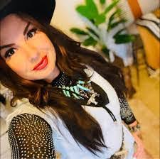 April Darrow's Instagram, Twitter & Facebook