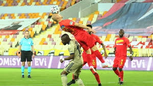 Bence yeni malatyaspor'da bizim elde ettiğimiz başarının en önemli sebeplerinden bir tanesi de bu. Fenerbahce Yeni Malatyaspor Deplasmaninda Puan Birakti Sozcu Gazetesi