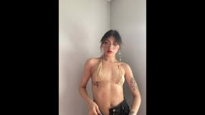 LEKKI STRIPTIZ OD AZJATYCKIEJ PRZYSTOJNIACZKI