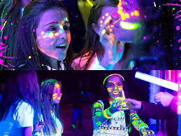 Upgraded 4 Pack 40W Blacklight Bar, IP66 Waterproof LED Black Light with  Plug+Switch+6ft Cord, Each Light Up 24x24ft, for Outdoor, Glow Party,  Halloween, Body Paint, Bedroom, Classroom, Stage Lighting: Amazon.com:  Tools &