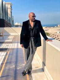Broderick stephen harvey (born january 17, 1957) is an american television presenter, comedian, actor, broadcaster, author, game show host and businessman. Steve Harvey On Twitter Winter In Dubai