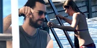 Kuzgun dizisinin dila bilgin'in burcu biricik ve barış arduç muhteşem uyumlarıyla herkesi mest etmeye devam ediyor. Burcu Biricik I Bikinili Goruntuleyen Magazincilere Esi Ser Cikisti Manset Turkiye