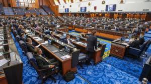 Persidangan dewan rakyat, hari ini, kecoh apabila beberapa ahli parlimen pembangkang mempersoalkan usul pengosongan. Dewan Parlimen Hari Ini Live Selepas 20 Tahun Anwar Kembali Ke Parlimen Sebagai Ahli Parlimen Pembangkang Sebelum Ini Menyatakan Tidak Bersetuju Dengan Cadangan Penukaran Tersebut Takdir Ree