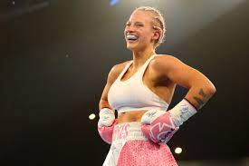 View latest posts and stories by @ebanie_bridges blonde bomber ‍ in instagram. Ebanie Bridges I Ll Be A Folk Hero In The Uk If I Beat Courtenay Bad Left Hook