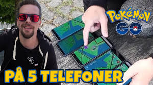 Spelar Pokemon Go Pa Fem Telefoner Youtube