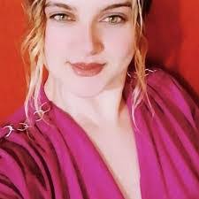 Carolina Macias's Instagram, Twitter & Facebook