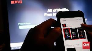 Sebelum kamu mengetahui bagaimana cara membuat video menjadi wallpaper hp, nggak ada salahnya nih kamu juga mengetahui kelebihan dan kekurangan menggunakan video sebagai wallpaper hp. Pancing Reaksi Pengguna Netflix Uji Coba Fitur Baru N Plus