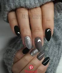 22 Total Edle Nageldesigns Die Diesen Winter Rocken 2019 Nails Design Winter Design Diesen Nageldesigns N Classy Nail Designs Silver Nails Nails