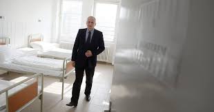 A katolikus egyház egyházszervezői tevékenysége miatt szentté avatta és. Felujitottak Az Egyesitett Szent Istvan Es Szent Laszlo Korhaz Pszichiatriai Osztalyat Hirado Hu