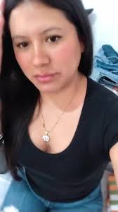 Enfermera de Hilos: Salud y Cuidado Profesional