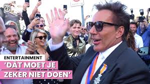 Herman Berkien 2002, april, Herman zingt Leven met FC