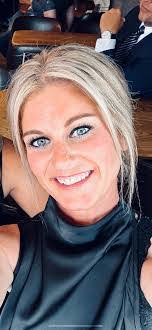 Lisa Armbrust's Instagram, Twitter & Facebook