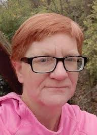 Naomi Chapman's Instagram, Twitter & Facebook