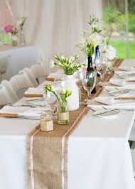 Le jute est la matière idéale pour décorer un mariage champêtre, un baptême. Prettysouthweds Com Decoration Table Mariage Deco Table Mariage Inspiration Deco De Mariage