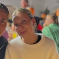 400+ profiler som matchar ”Emmie”