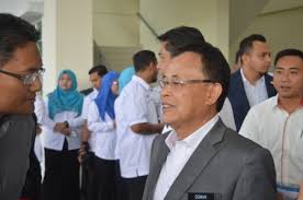 Malaysians were shocked by the sudden news of yb dr. Lawatan Rasmi Yb Tan Sri Dato Haji Muhyiddin Bin Haji Mohd Yassin Menteri Dalam Negeri Yb Dr Maszlee Bin Malik Menteri Pendidikan Yb Dato Haji Osman Bin Haji Sapian Menteri Besar Johor