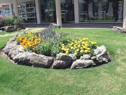 Gartengestaltung Mit Steinen Fur Einen Traumhaften Garten At Best Garten Ideen Beet Mit Steinen Rock Garden Design Rock Garden Landscaping Small Flower Gardens