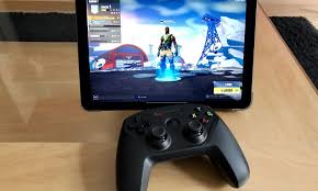The independent has contacted apple and epic games for comment. Video Iphon Fr Fortnite Avec Une Manette Sur Iphone Ipad C Est Comment