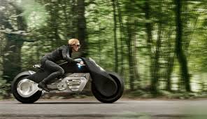 Bmw motorrad usa wishes to reward smart riders who took the time and invested in themselves to learn to ride motorcycles the proper way. Bmw S Motorcycle Concept Is So Smart You Won T Need A Helmet To Ride It Techcrunch