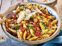 Partysalate Tolle Rezept Ideen Furs Buffet Nudelsalat Partysalat Und Italienischer Nudelsalat