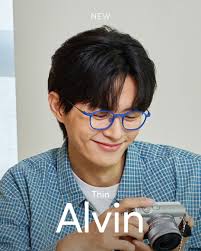 📣 New arrival : WILLA, Black] 티타늄과 3D프린팅 이너림이 결합된 콤비네이션 제품, 윌라(WILLA) 입니다.  블랙 포인트로 세련된 분위기를 연출하며, 티타늄의 가벼움과 고급스러움을 동시에 느낄 수 있습니다. 브리즘 매장에서 WILLA를  만나보세요. 𝘀𝗶𝘇𝗲: 𝟰,