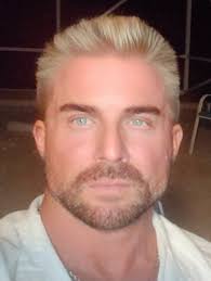 Derek Simon's Instagram, Twitter & Facebook