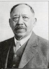 Celebrating Black History in Decatur, IL Samuel Huston "Hue" Singleton was  the first black businessman to own a business in Decatur. He opened the  Singleton Cafe in 1884 which he ran until